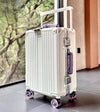 Aluminum Frame Rolling Luggage with Wide Handle, 360-Degree Silent Colorful Spinner Wheels and TSA Lock — 20/24/26/28 Inch (35–77 cm) Trolley Suitcase
