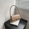 Women's Retro Baguette Shoulder Bag - Fashion Underarm Handbag